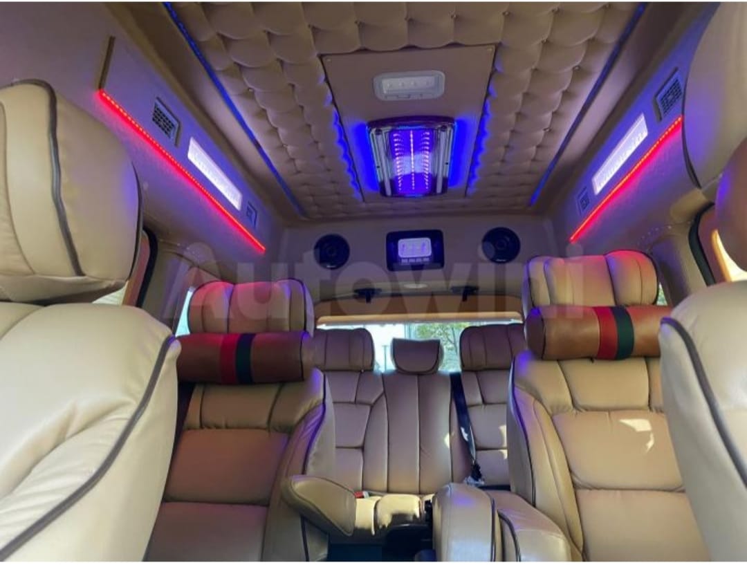 Interior de microbús Hyundai Starex